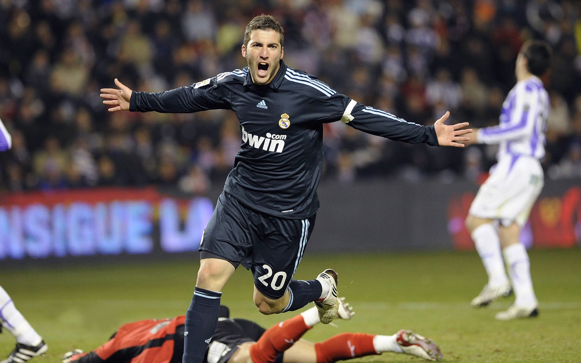 西甲球员疲劳状态动态监测与恢复方法研究,西甲球员场均跑动距离