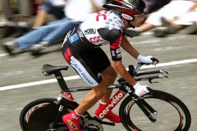 五大联赛季中俱乐部体测与训练负荷是否科学搭配，五大联赛俱乐部工资排名