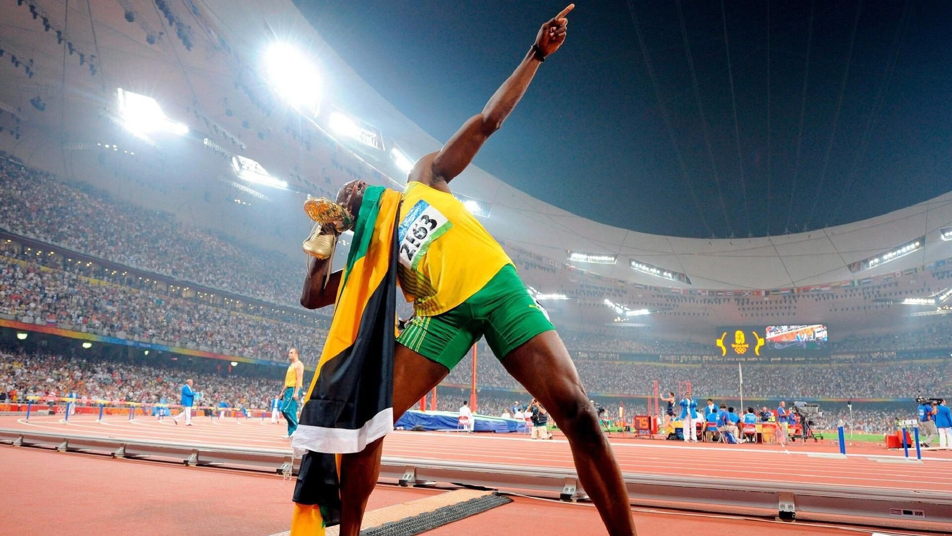 美国女子接力队表现稳定夺银无悬念，奥运会美国女子接力赛重跑